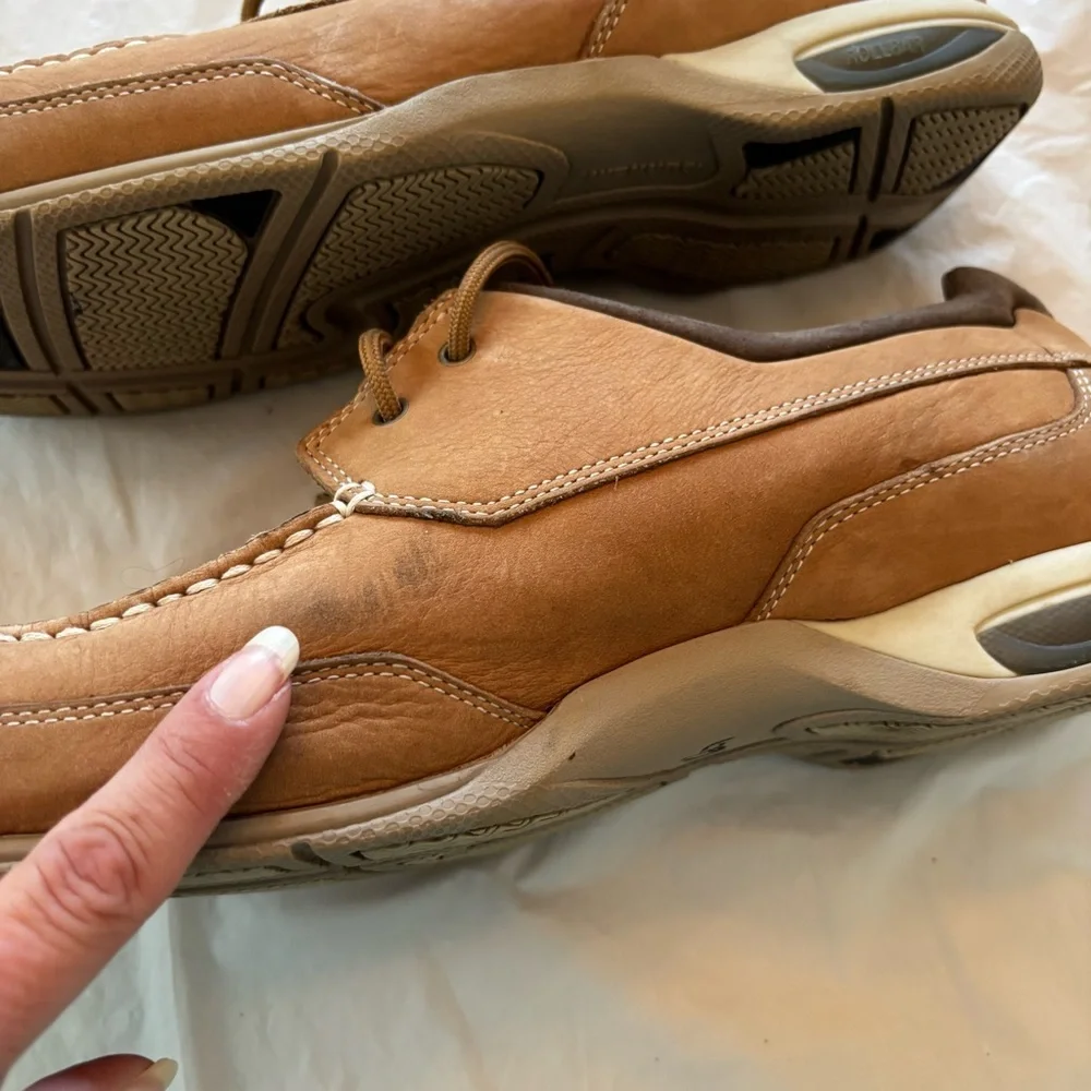 Dunham Captains boat shoes casual leather tan. SZ 10 E Worn Once indoors.